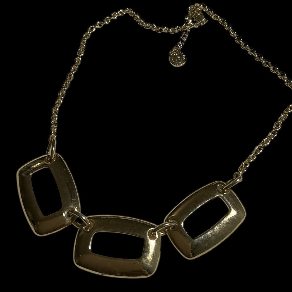 🐥 Liz Claiborne Gold-Tone Triple Link Necklace